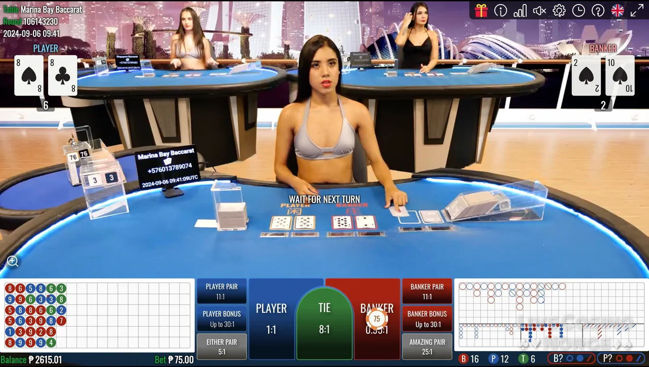 Marina Bay Baccarat - Vivo Gaming live dealer ved baccaratbordet.